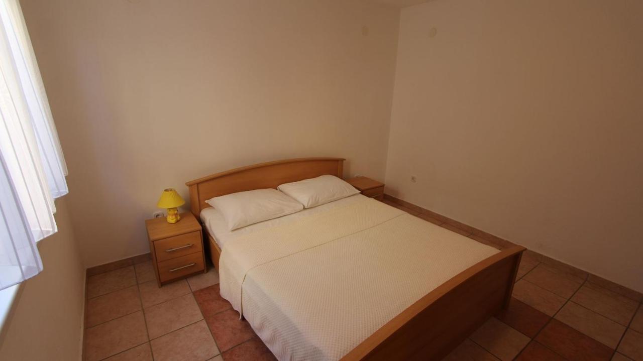 Apartments Grahovac Malinska Exterior photo